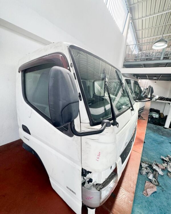 Mitsubishi Fuso Front Truck Cabin - Image 4