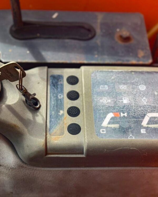 Hitachi EX 30 Excavator - Image 6