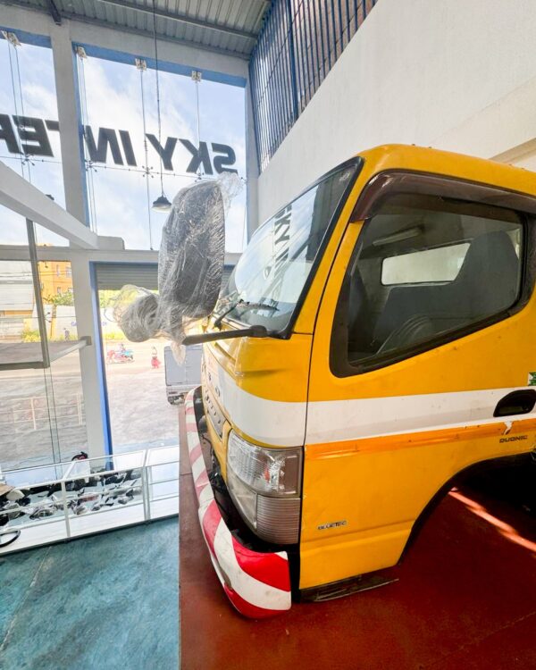 Mitsubishi Fuso Truck Cabin - Image 2