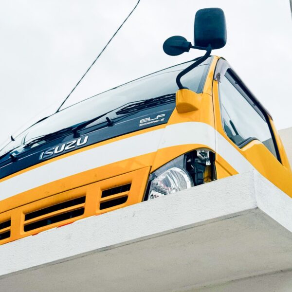 Isuzu Elf Truck Cabin - Image 4