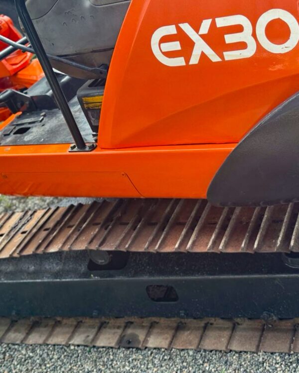 Hitachi EX 30 Excavator - Image 9