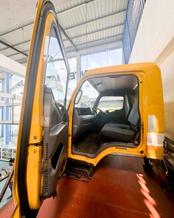 Mitsubishi Fuso Truck Cabin - Image 4
