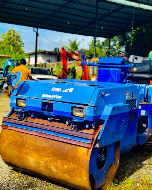 KOMATSU Road Roller R21 - Image 2